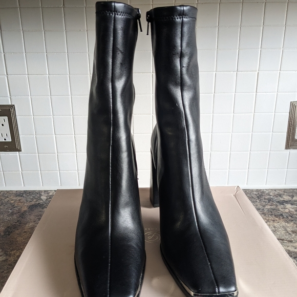 Chinese Laundry Marvin Bootie - Picture 3 of 8